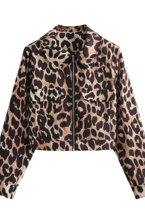 Leopard Chic: Vintage-Inspired Women’s Jacket for Casual Elegance