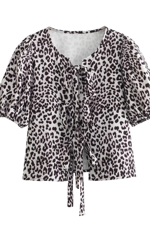 Leopard Loveliness: Vintage Women’s Leopard Print Short T-Shirts – Sweet Bow Buttons, Chic Tops