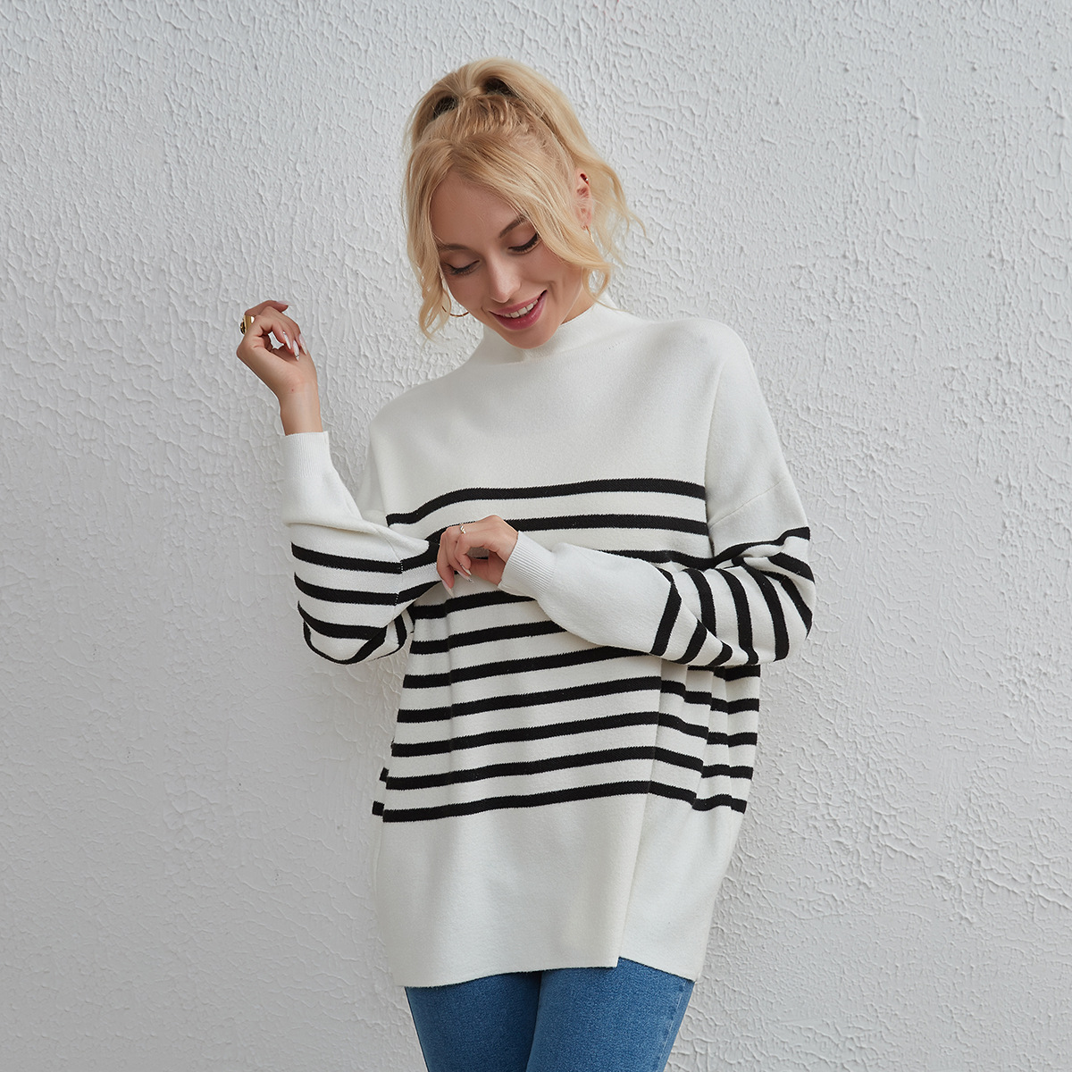 Simple Striped Round Neck T-Shirt – Casual Loose Fit for Women