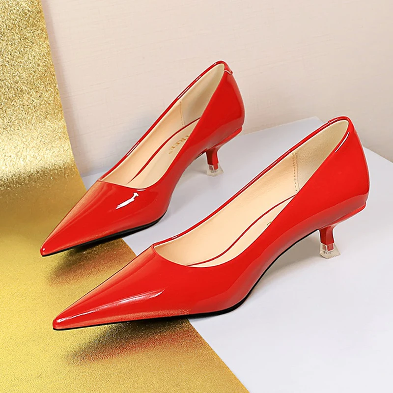 024 Spring Patent Leather Kitten Heels – 4.5cm Mid Heel Pointed Pumps for Women, Office OL Shoes