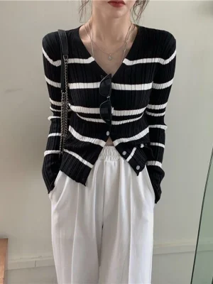 Women’s Y2K Stripe V-Neck Cardi...